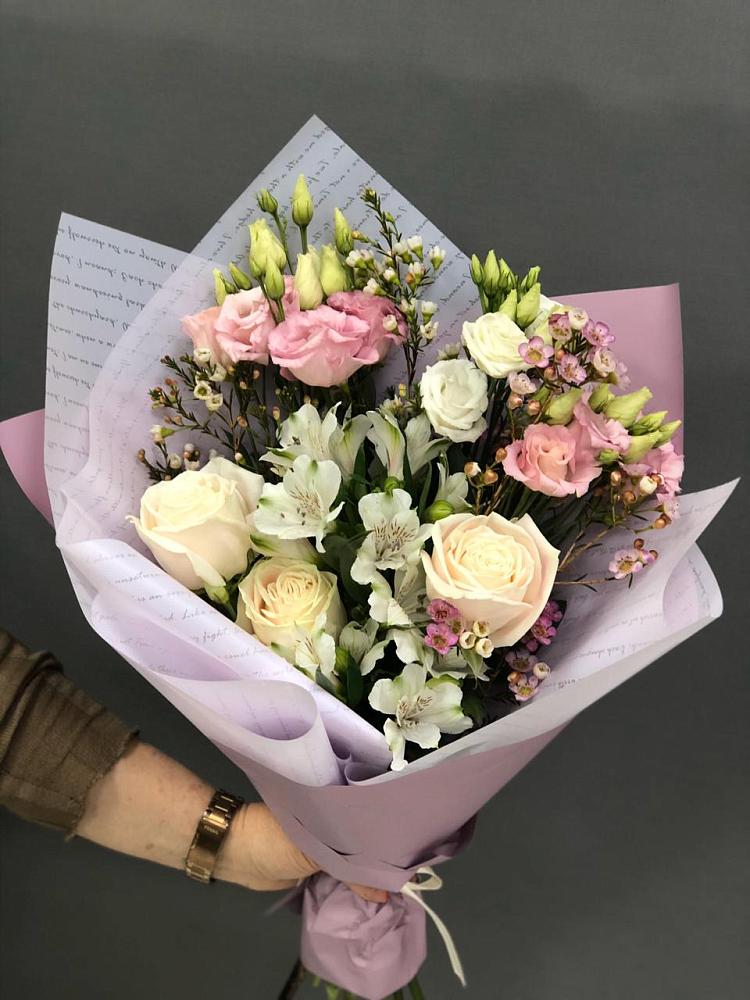 Букет цветов из: Альстромерии, Розы и Лизиантусы в Белом Яре Томской области