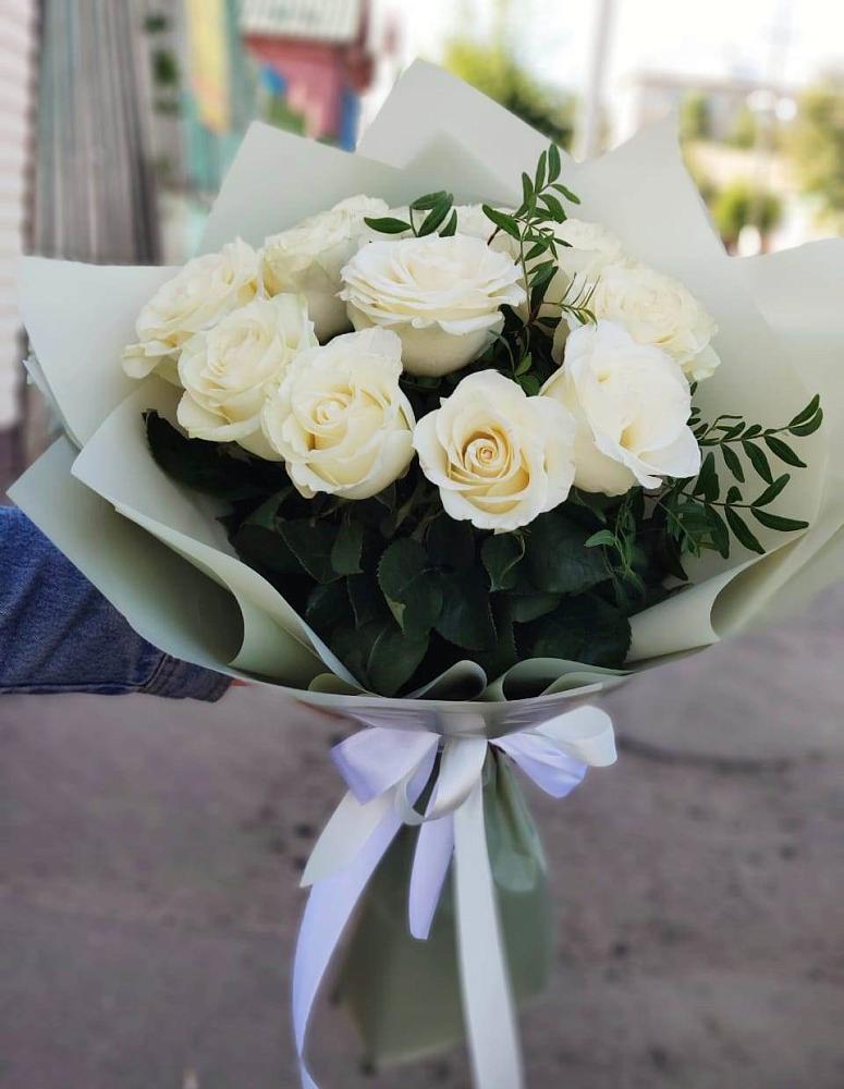 Букет Белые розы Проуд в Белом Яре Томской области