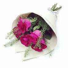 Букет цветов из:  Розы в Белом Яре Томской области