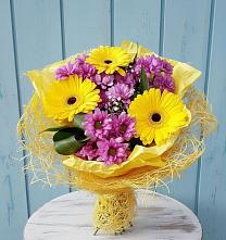Букет цветов из:  Хризантемы и Герберы в Белом Яре Томской области