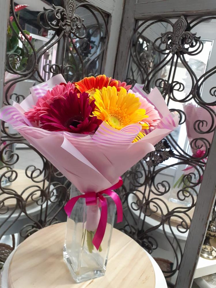 Букет цветов из: Герберы в Белом Яре Томской области