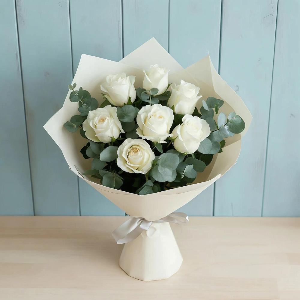 Букет Белые розы в Эвкалипте в Белом Яре Томской области