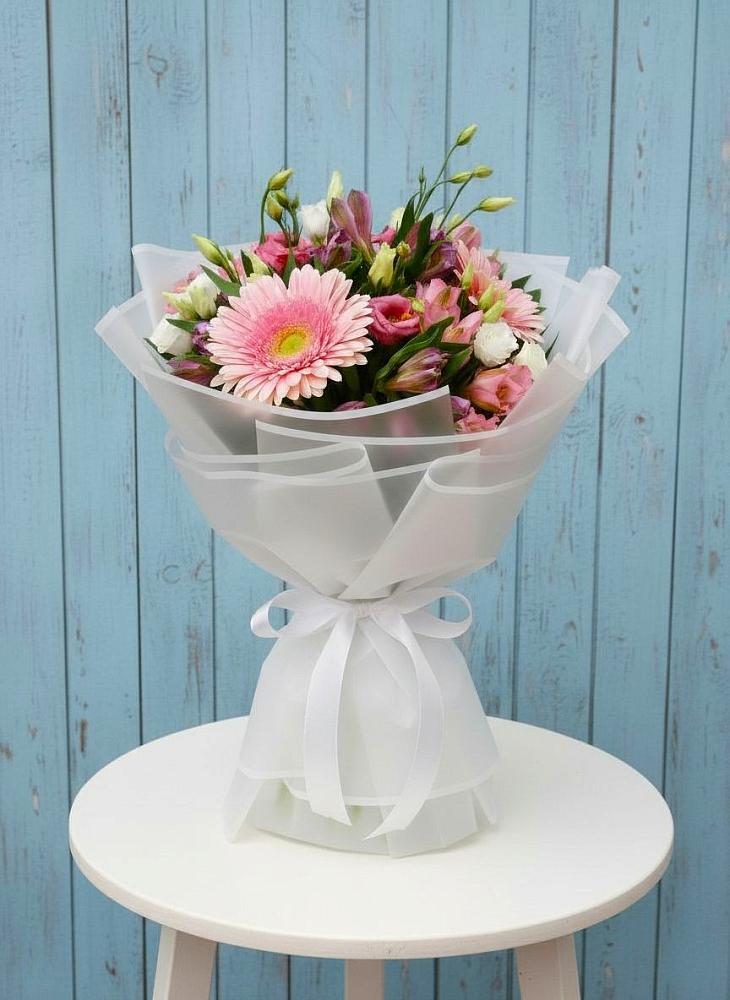 Букет цветов из: Герберы, Альстромерии и Лизиантусы в Белом Яре Томской области