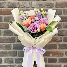 Букет цветов из:  Лизиантусы и Розы в Белом Яре Томской области