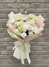 Букет цветов из:  Гвоздики, Розы, Лизиантусы и Хризантемы #REPLACE_PRED# Белом Яре Томской области