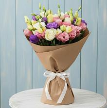 Букет цветов из:  Лизиантусы в Белом Яре Томской области