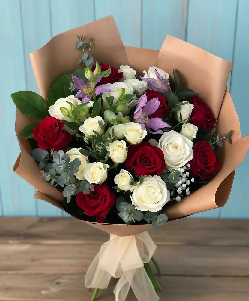 Букет цветов из: Розы и Альстромерии в Белом Яре Томской области