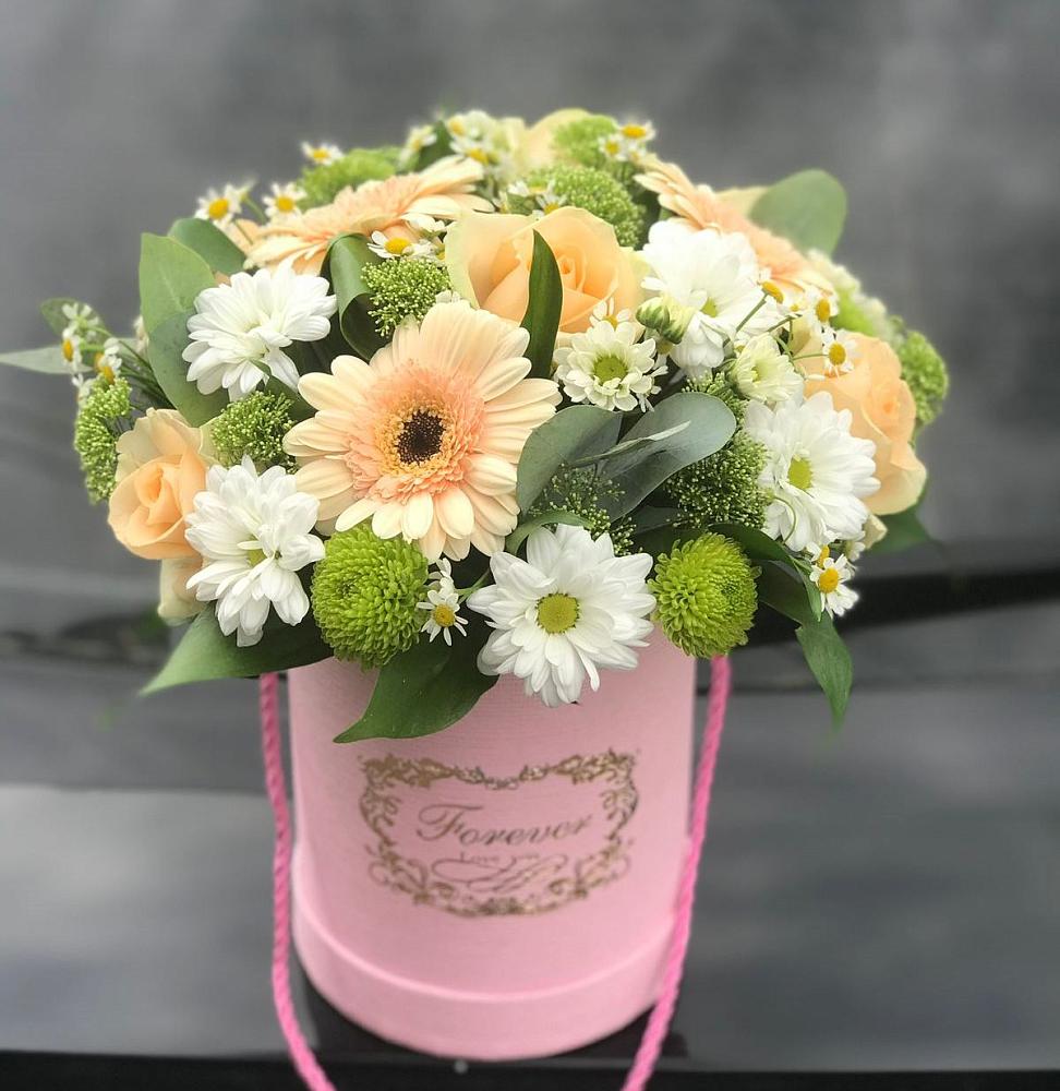 Цветочная композиция из Розы, Герберы и Хризантемы в шляпной коробке в Белом Яре Томской области