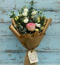 Букет цветов из:  Розы и Лизиантусы в Белом Яре Томской области