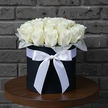 Цветочная композиция из Розы в шляпной коробке #REPLACE_PRED# Белом Яре Томской области